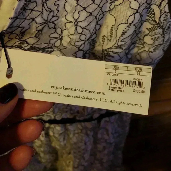 CUPCAKES AND CASHMERE DRESS - Picture 3 of 4